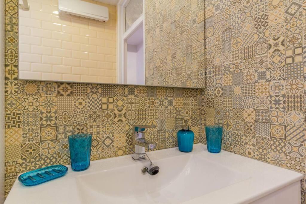 Cosy & Downtown Flat Valencia. Apartment ภายนอก รูปภาพ